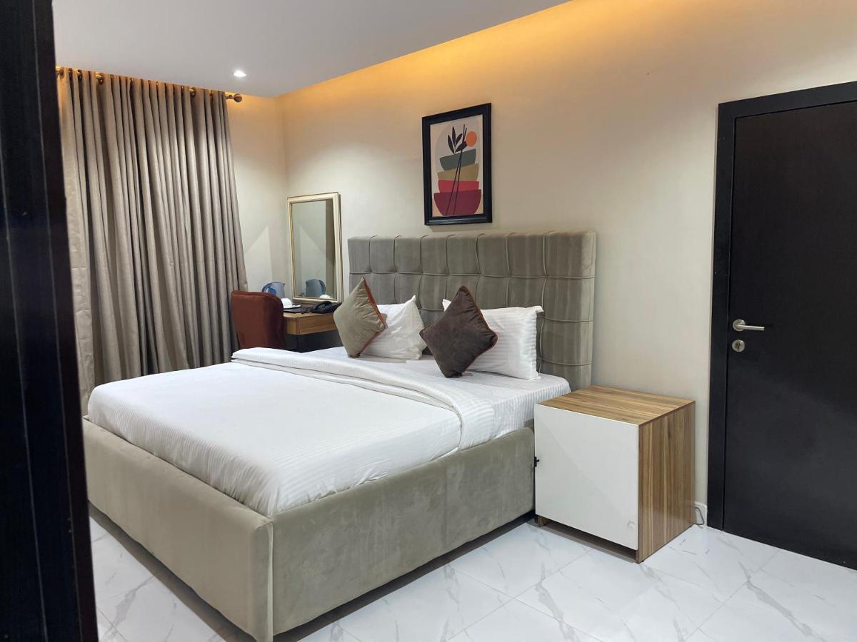 Choice Suites Signature อีเคจา ภายนอก รูปภาพ