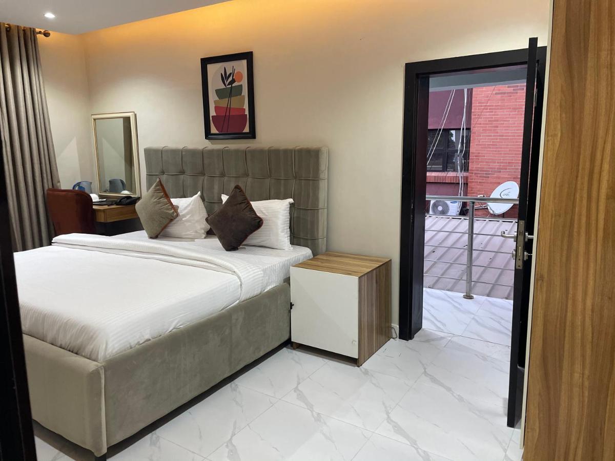 Choice Suites Signature อีเคจา ภายนอก รูปภาพ