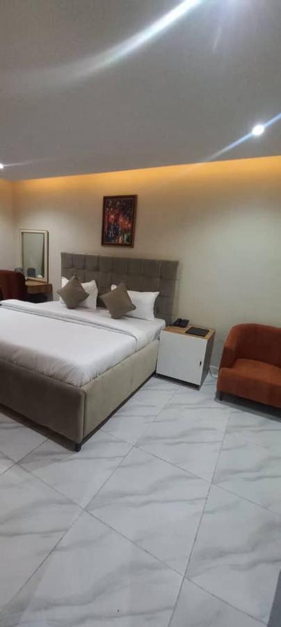 Choice Suites Signature อีเคจา ภายนอก รูปภาพ